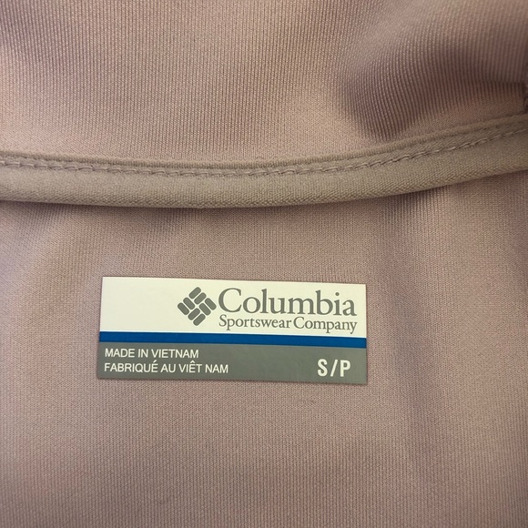 COLUMBIA sweater. Super soft and comfortable. - Picture 4 of 4